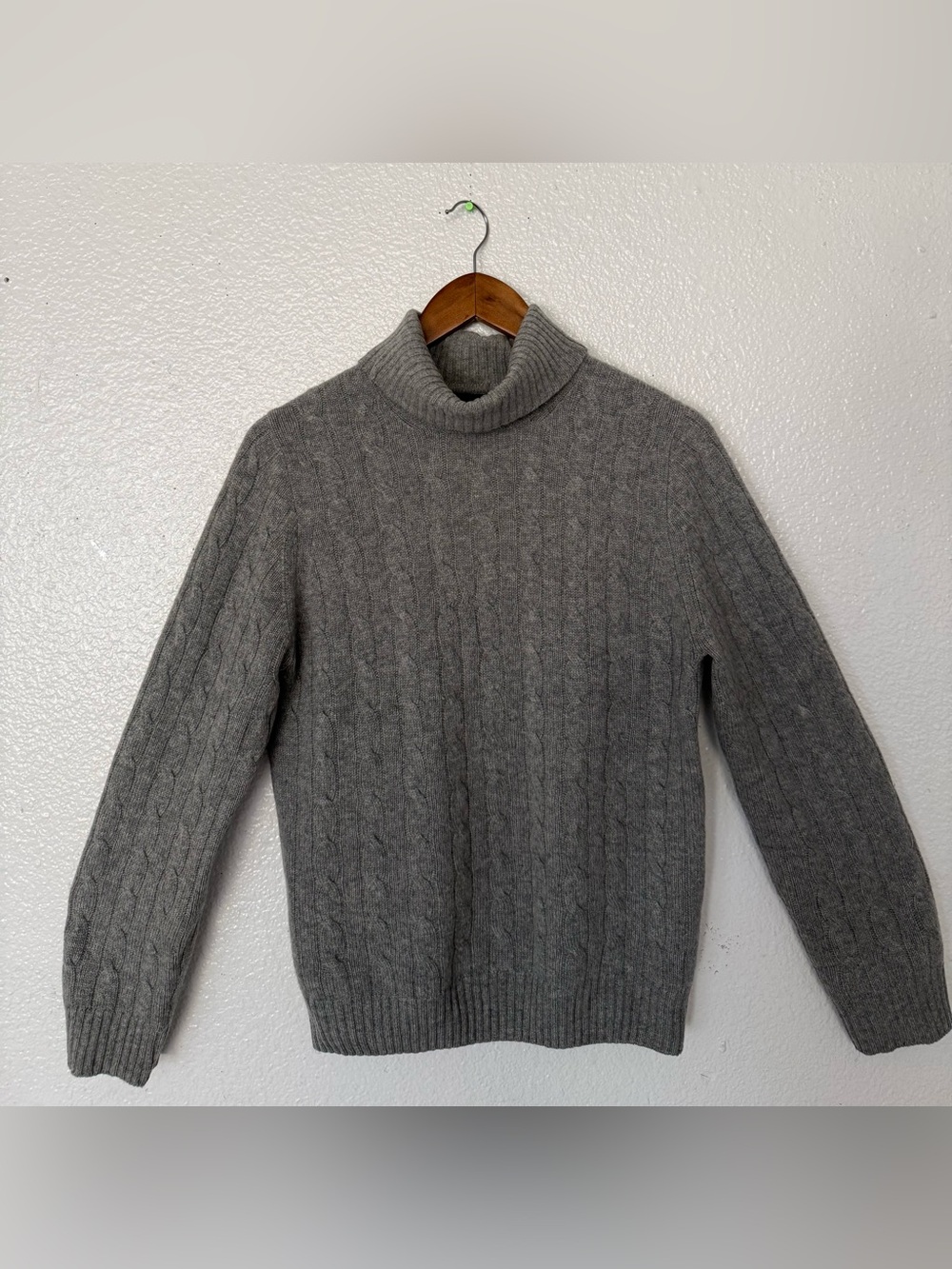Brooks Brothers women’s Gray Cable-Knit Turtleneck Sweater size M 100% cashmere